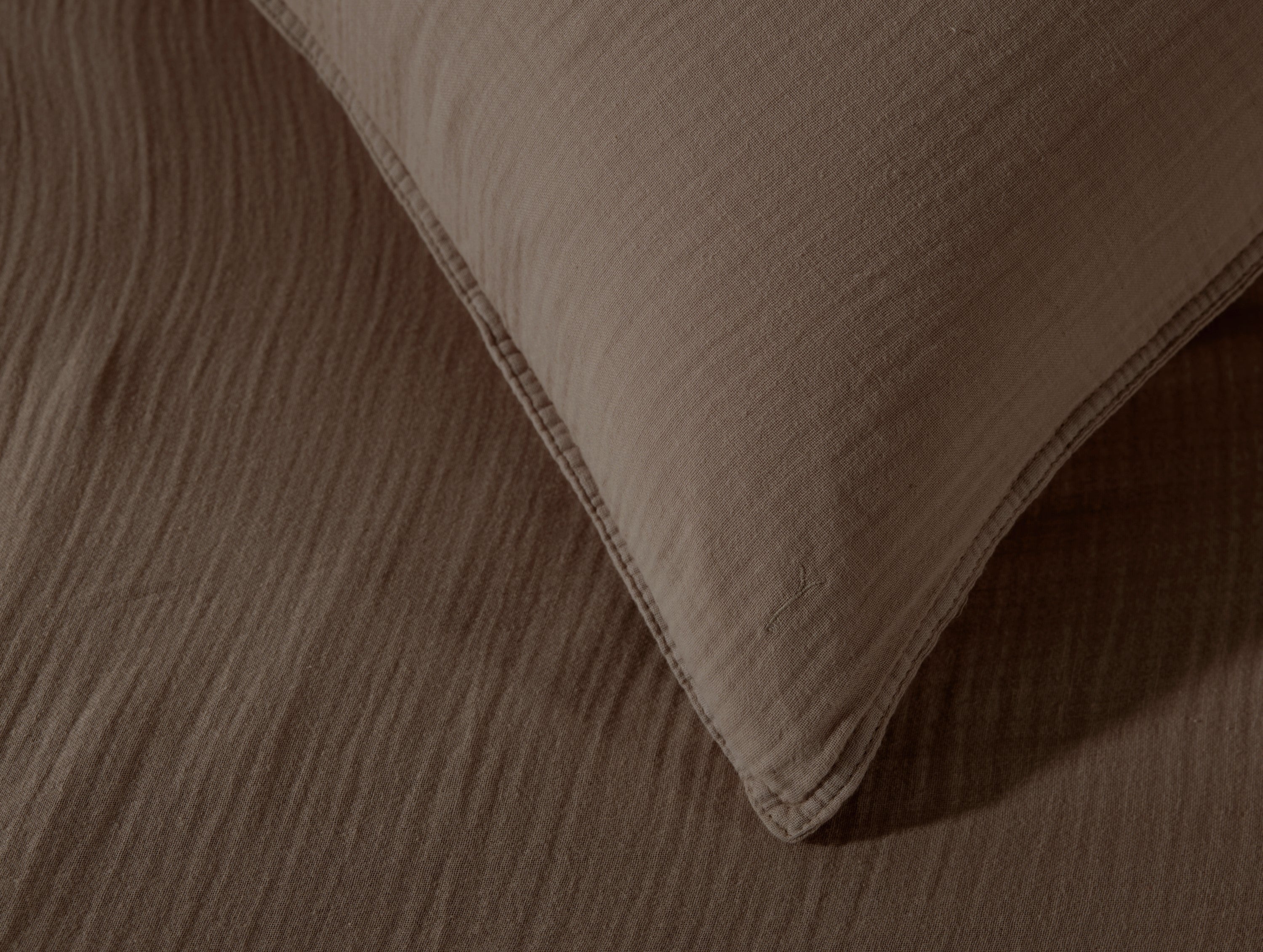 Yellow dekbedovertrek Suite Guadeloupe Plaza taupe mousseline