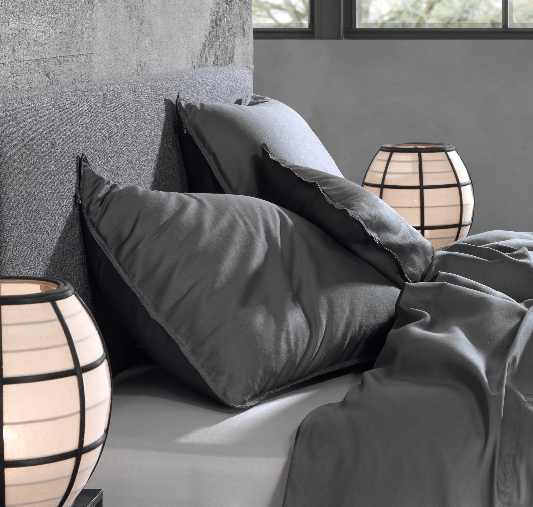 Zo Home kussensloop Satinado Classic Anthracite satijn
