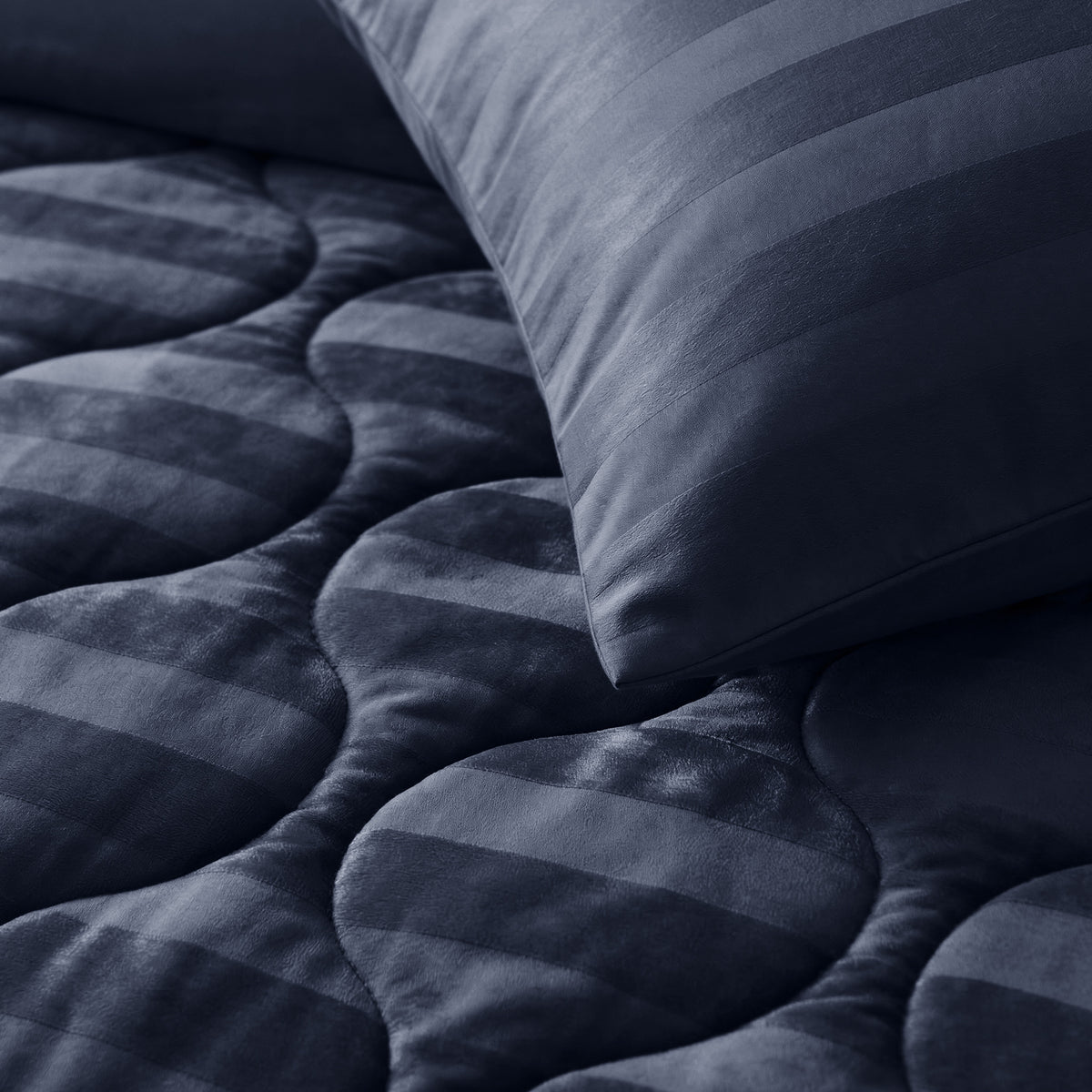 Sleeptime lazy dekbed Hotel Velvet Navy