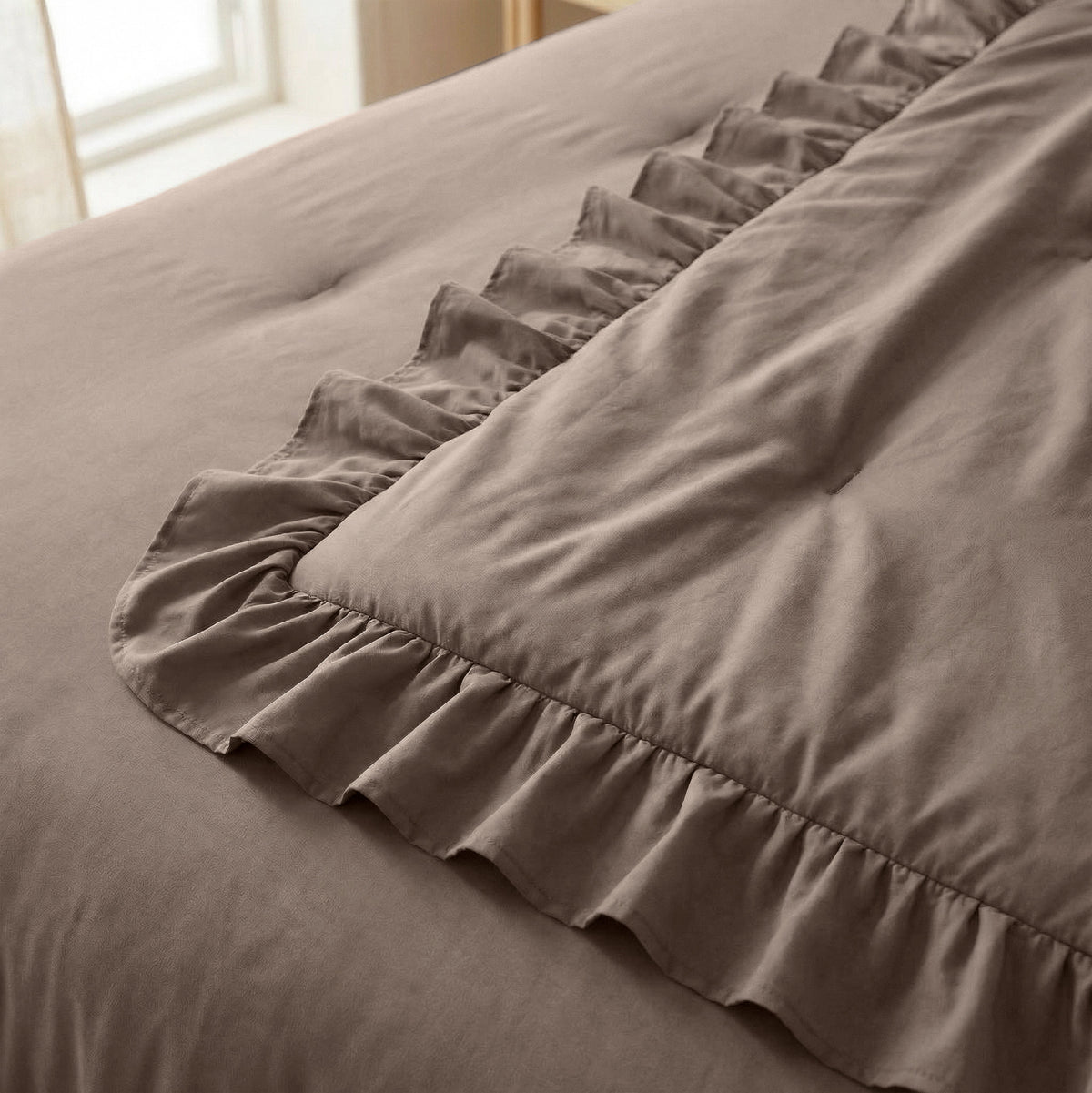 Sleeptime lazy dekbed Ruffles Taupe