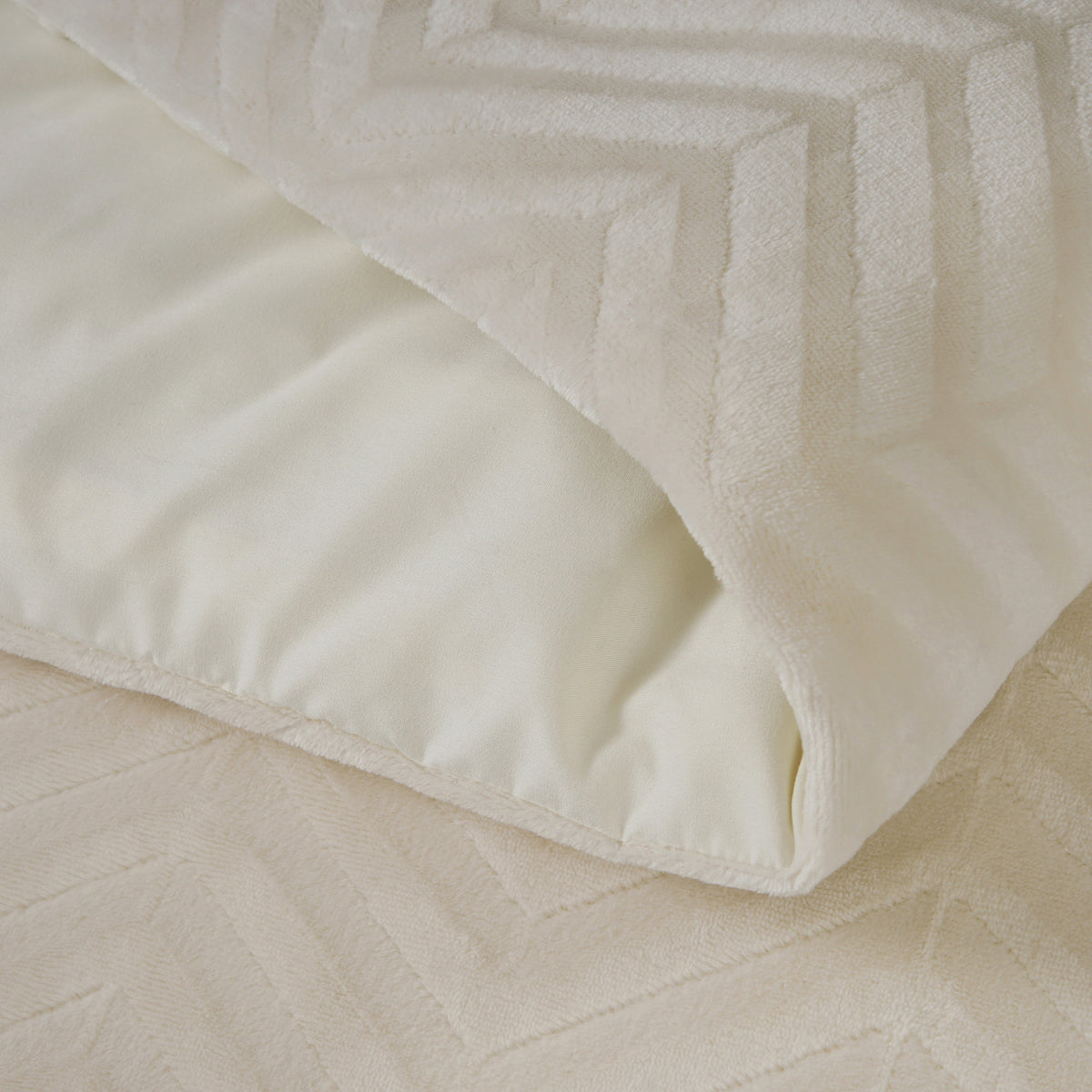Sleeptime Dekbedovertrek Chevron Teddy Crème