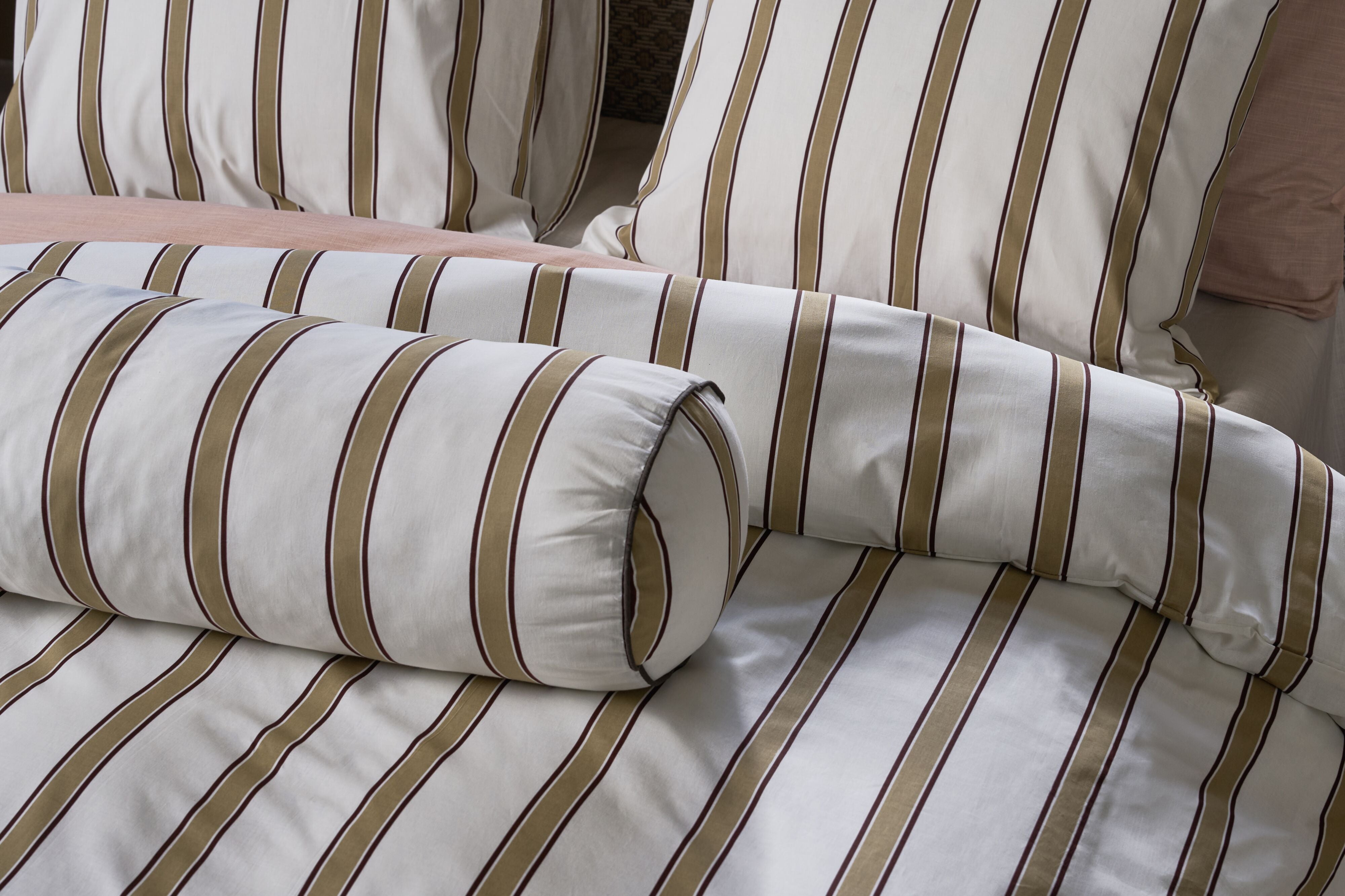 vtwonen rond rolkussen katoen fun stripe zand